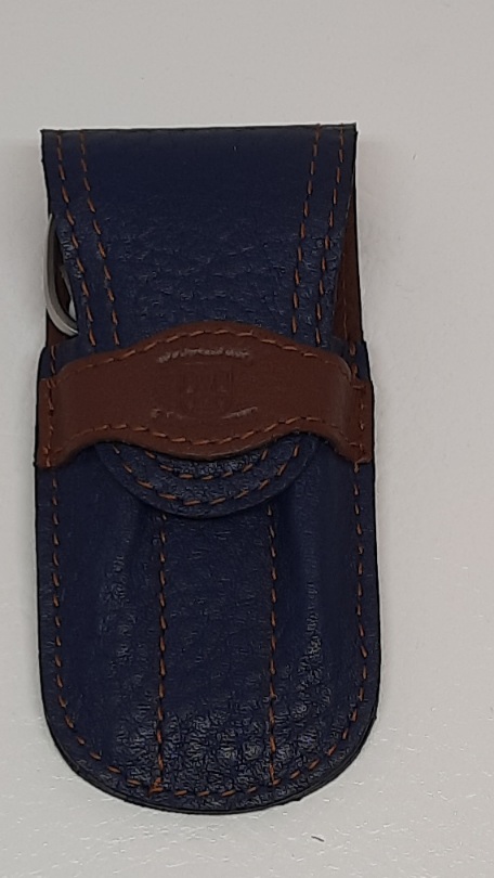 Manicuretui 3 teilig bestückt blau/braun Leder Kombischere (Nagel+Haut), Pinzette schräg , 