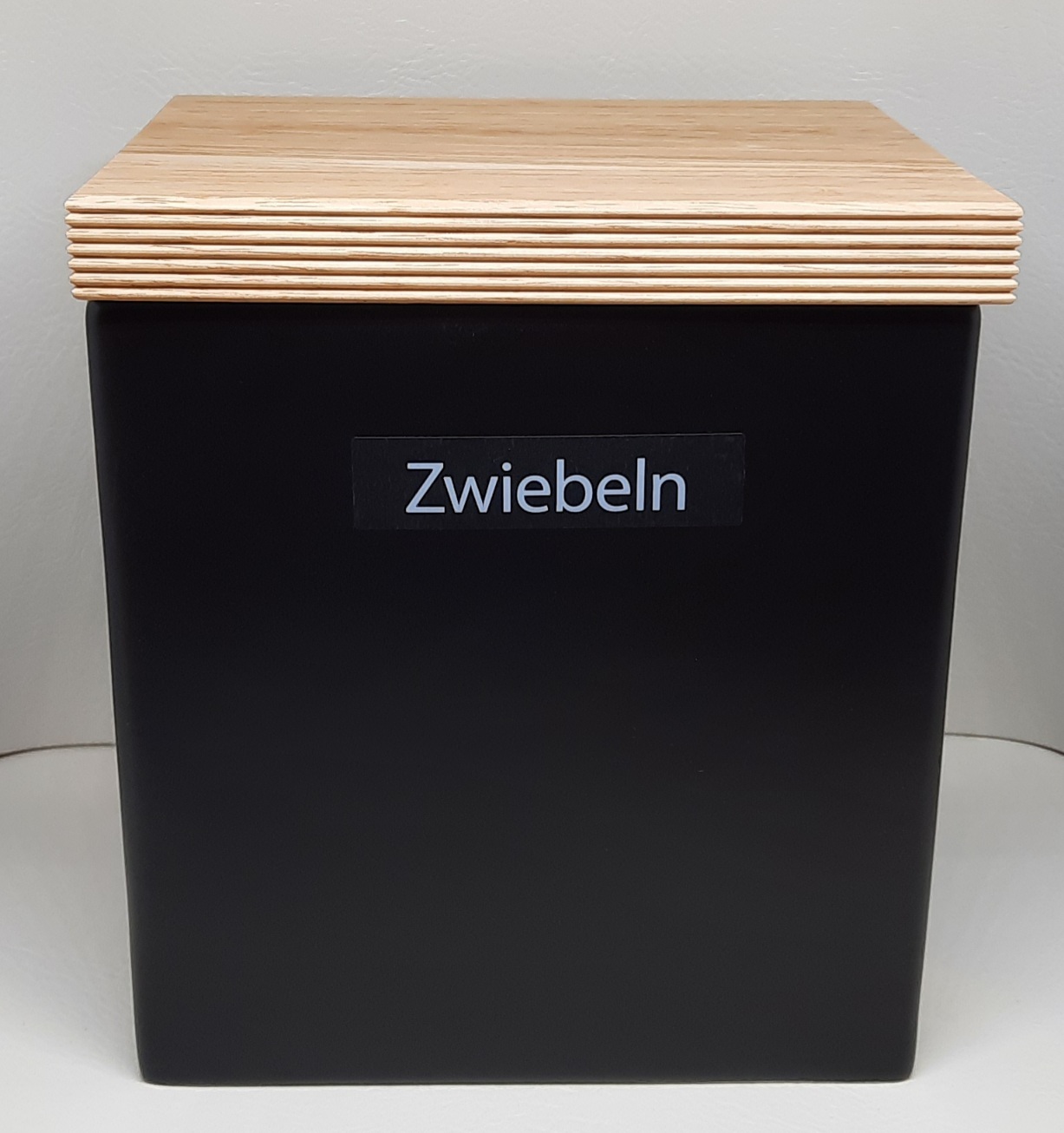 Vorratsdose mit Holzdeckel, matt schwarz 18 x 15,5 x 20 cm, für Kartoffeln oder Zwiebeln Langanhaltende Frische durch optimale Belüftung